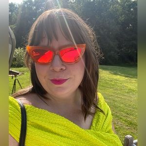 Meet your Posher, Genevieve